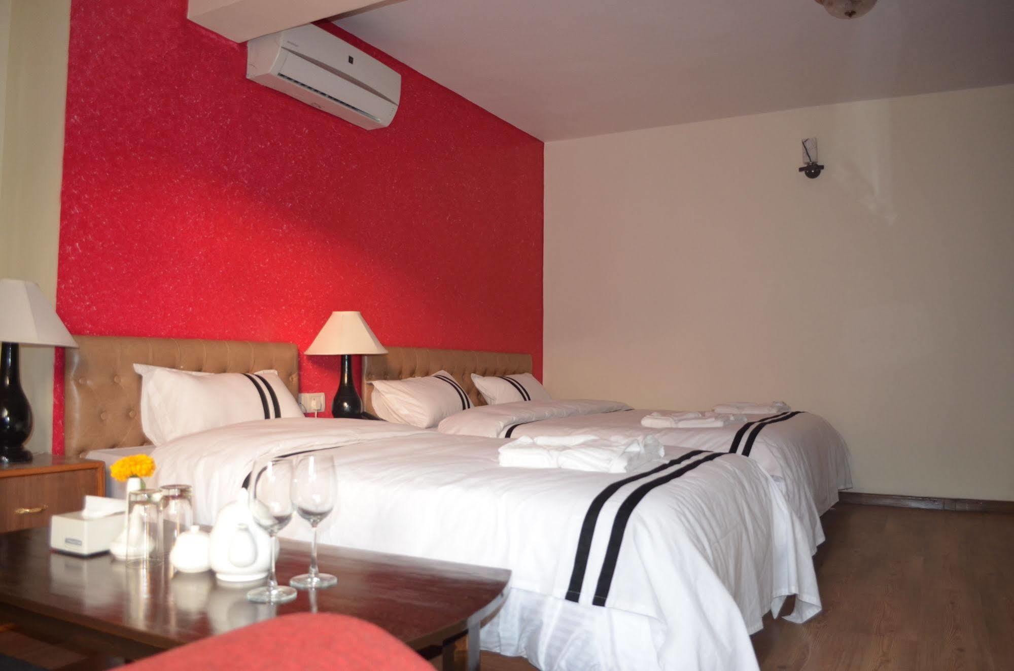 Hotel Amaryllis Katmandu Zewnętrze zdjęcie